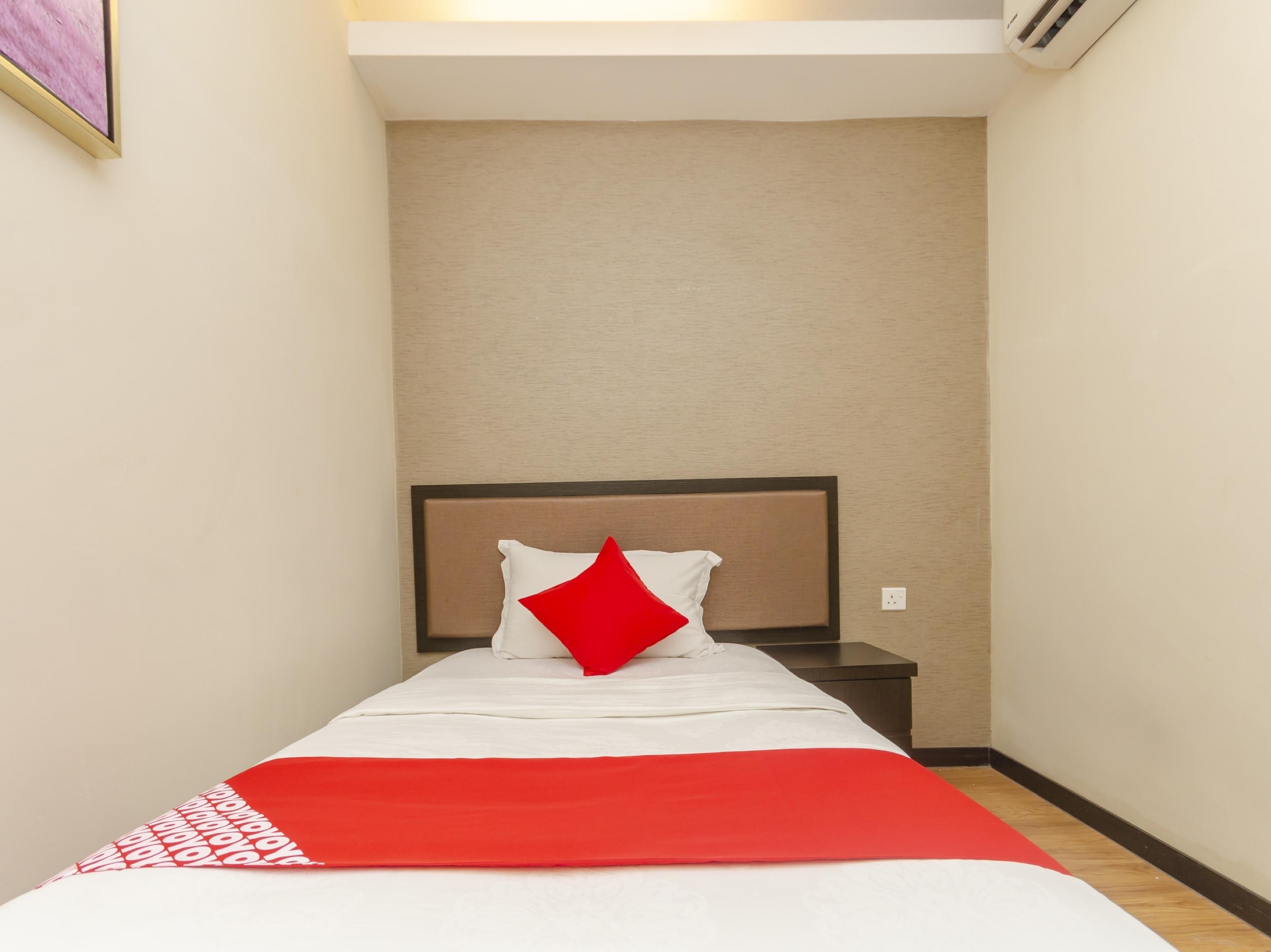 Super Oyo 1214 Oro Hotel 2*